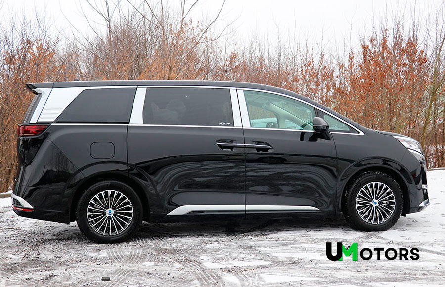 Электромобиль Denza D9