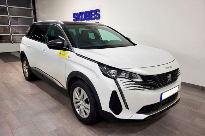 Купить Peugeot 5008 в Минске